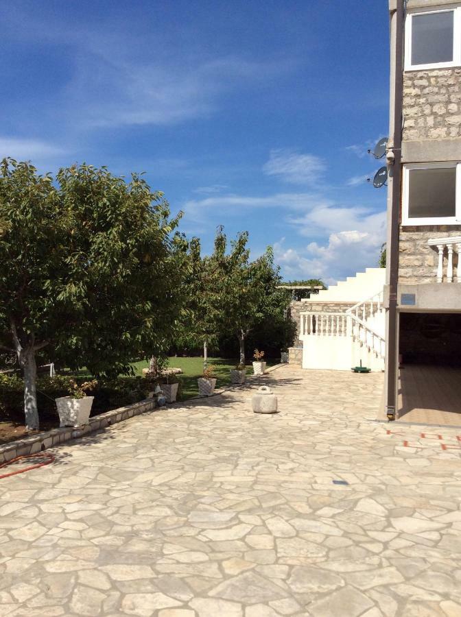 Vila Djordje Apartment Свети Стефан Екстериор снимка